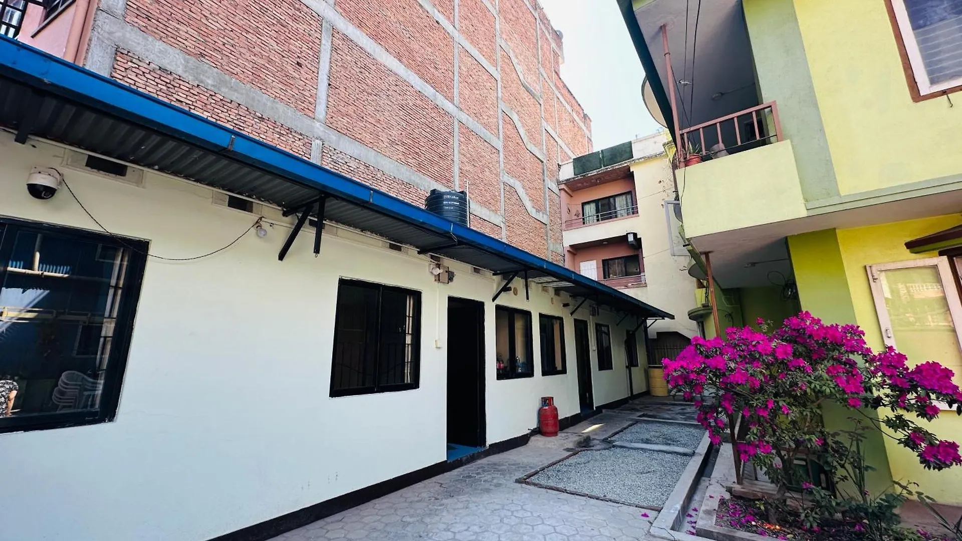 Lilen'S Tahara - Entire Apartment With Private Kitchen And Bathroom Katmandou