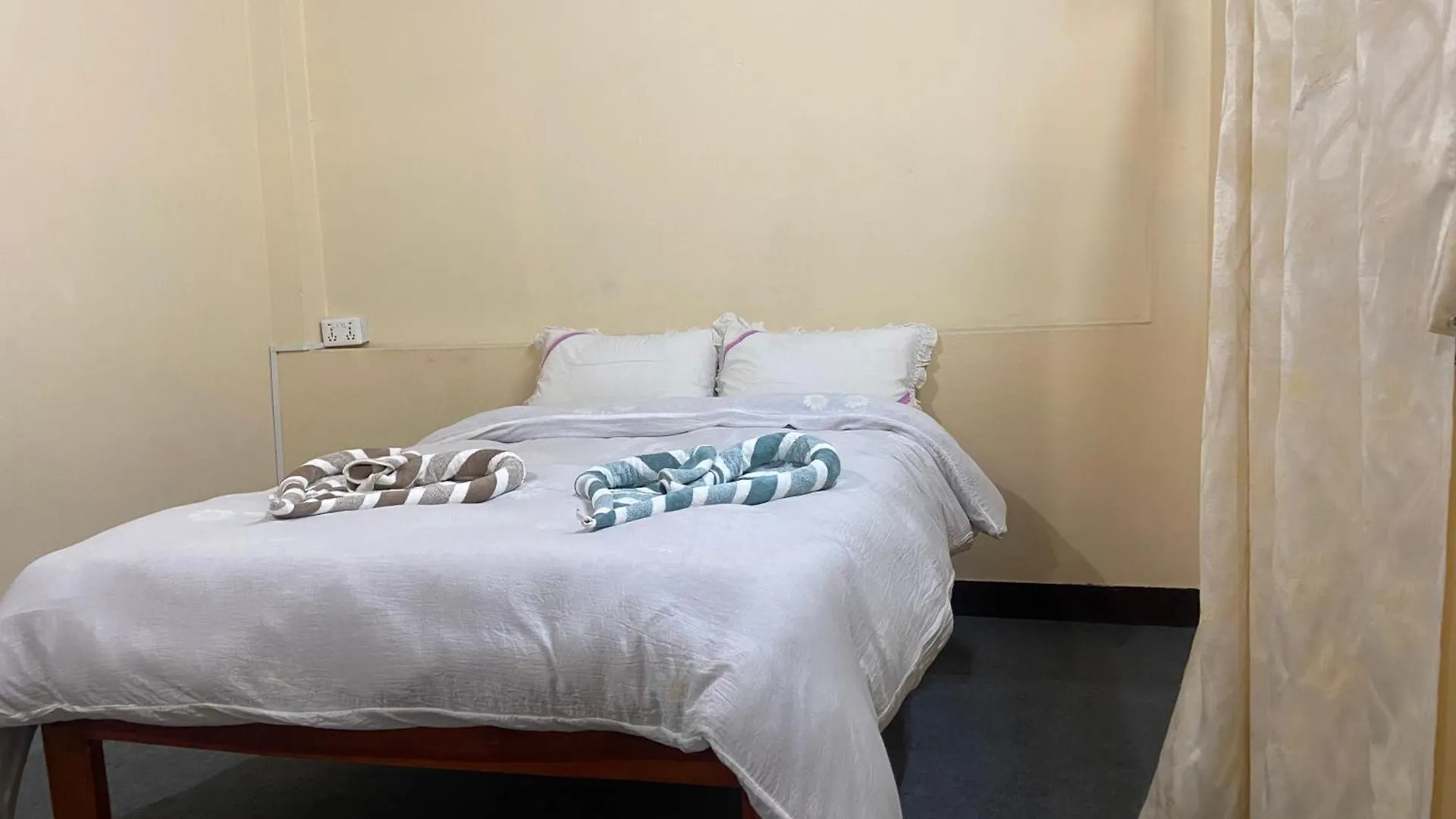 Lilen'S Tahara - Entire Apartment With Private Kitchen And Bathroom Katmandou